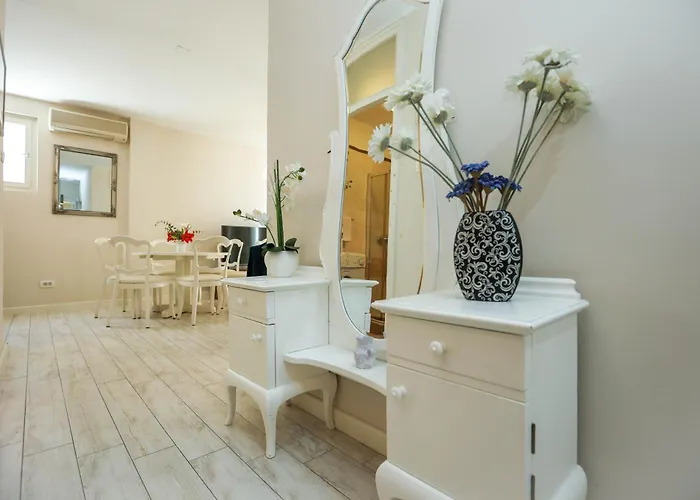 Vivien 2 Bedroom