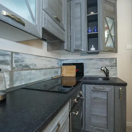 Vivien 2 Bedroom *