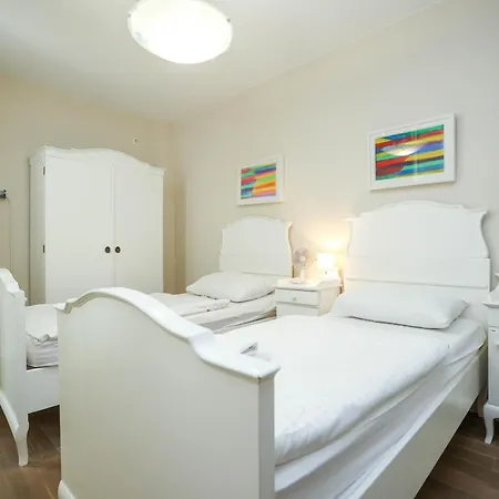 Vivien 2 Bedroom Apartament *