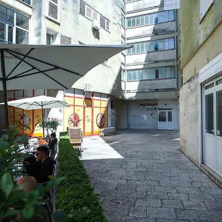 Vivien 2 Bedroom זאדאר