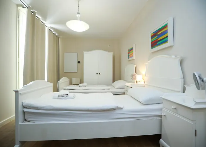 Vivien 2 Bedroom *