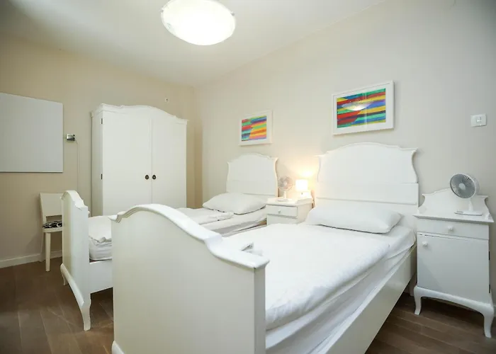 Vivien 2 Bedroom شقة زادار