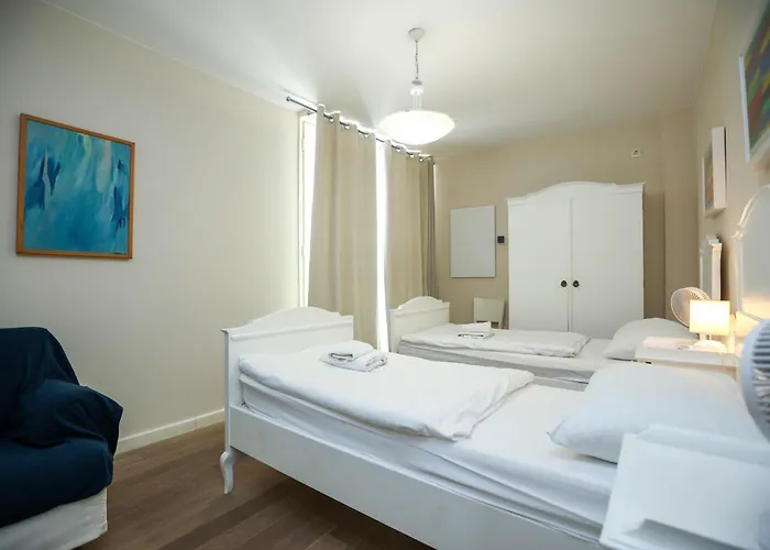 Vivien 2 Bedroom *